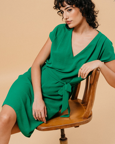 <p data-mce-fragment="1">Turn heads this season with our Grace &amp; Mila Marilou Midi Dress in Vert! This bold, bright, and beautiful dress is perfect for spring and summer. The short-sleeved shift design is not only flattering but also comes with a tie belt to cinch your waist. Make a statement with this must-have dress!</p> <p data-mce-fragment="1">&nbsp;</p> <p data-mce-fragment="1">Made of 100% viscose, Machine wash 30 with like colours&nbsp;</p>