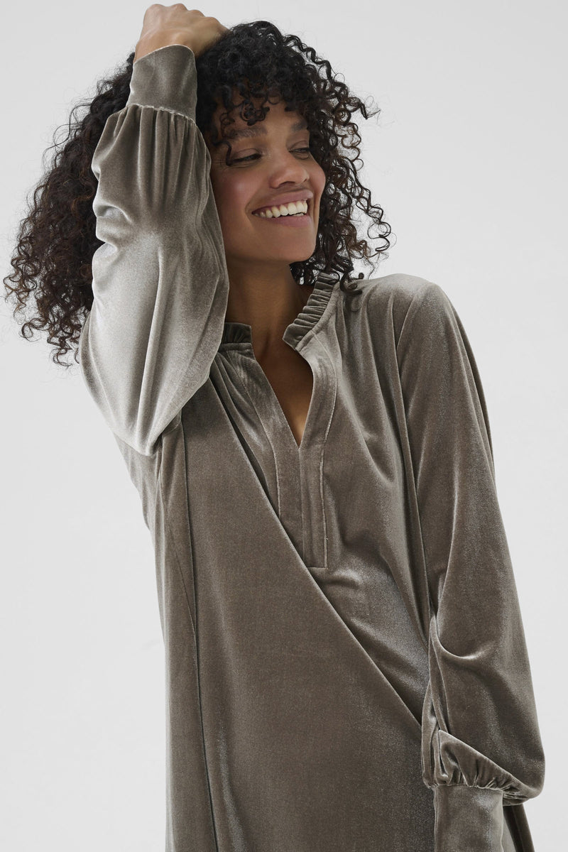 Kaffe - Kelly Flounce Dress in Morel