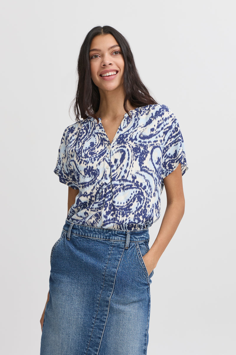 B Young - Mmjoella V-Neck Top in Blue Paisley
