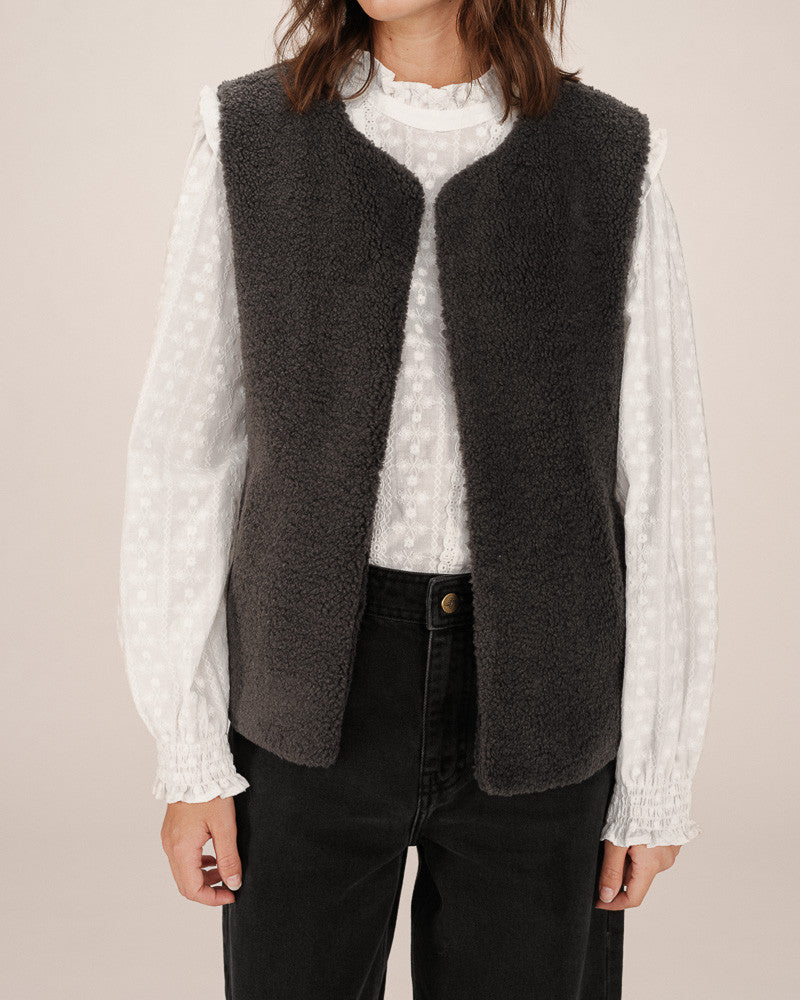 Grace & Mila - Fleecy Dark Grey Waistcoat