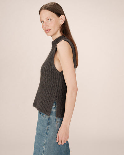 Grace & Mila - Knitted Vest Top in Dark Grey