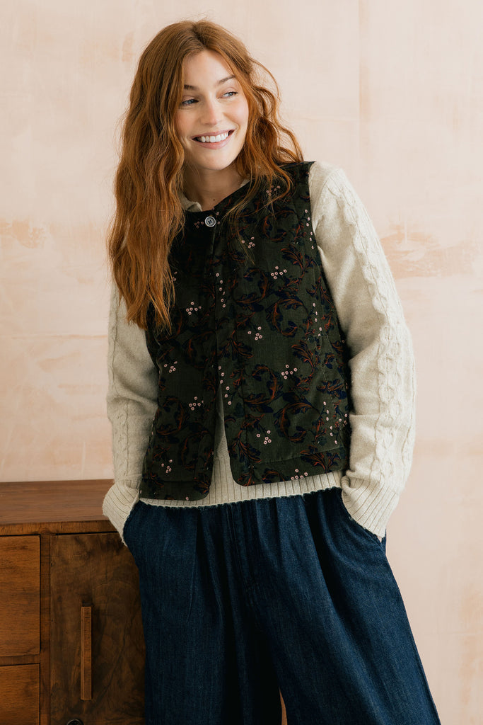 ルミニョンPearl ribbon chain quilting gilet Vivaldi | Lily & Me - Twilight Olive Fine Cord Padded Gilet