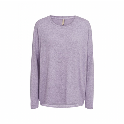 Lighten up your spring wardrobe with Soyaconcept's Biara Blouse! This soft, fine-knit blouse in a lovely lilac hue is perfect for any fashionista looking to add a pop of colour to their outfit. Do spring in style with our Biara Blouse!     74% ECOVERO Viscose, 21% Polyester, 5% Elastane. 30°C Wash, Do not bleach, Do not tumble dry, Iron at low temperature